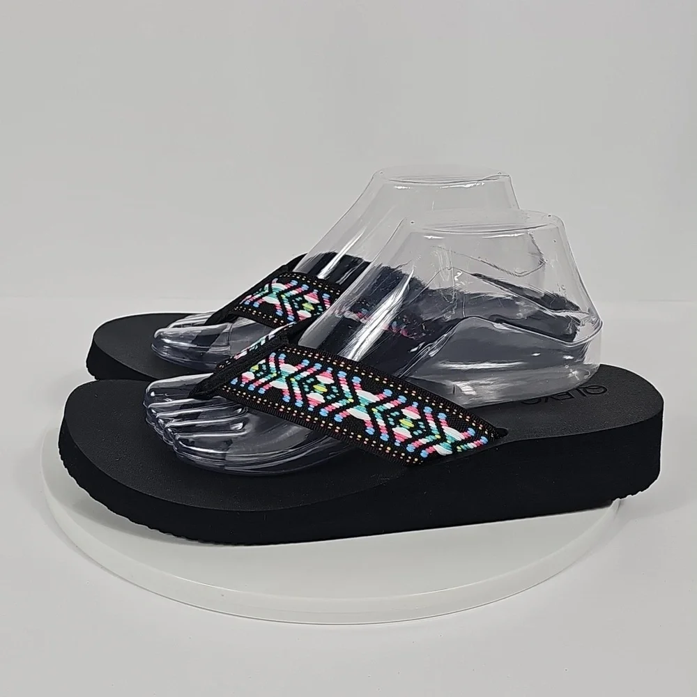 NWOT QLEYO Platform Flip Flops Black Aztec Print Comfort Sandals 11 Beach Cruise